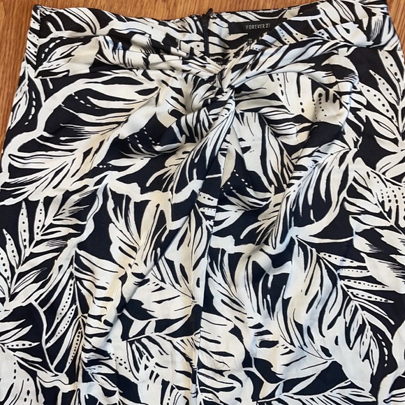 Abstract Midi skirt Medium Perfect condition - Picture 2 of 3